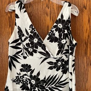 White House, Black market top